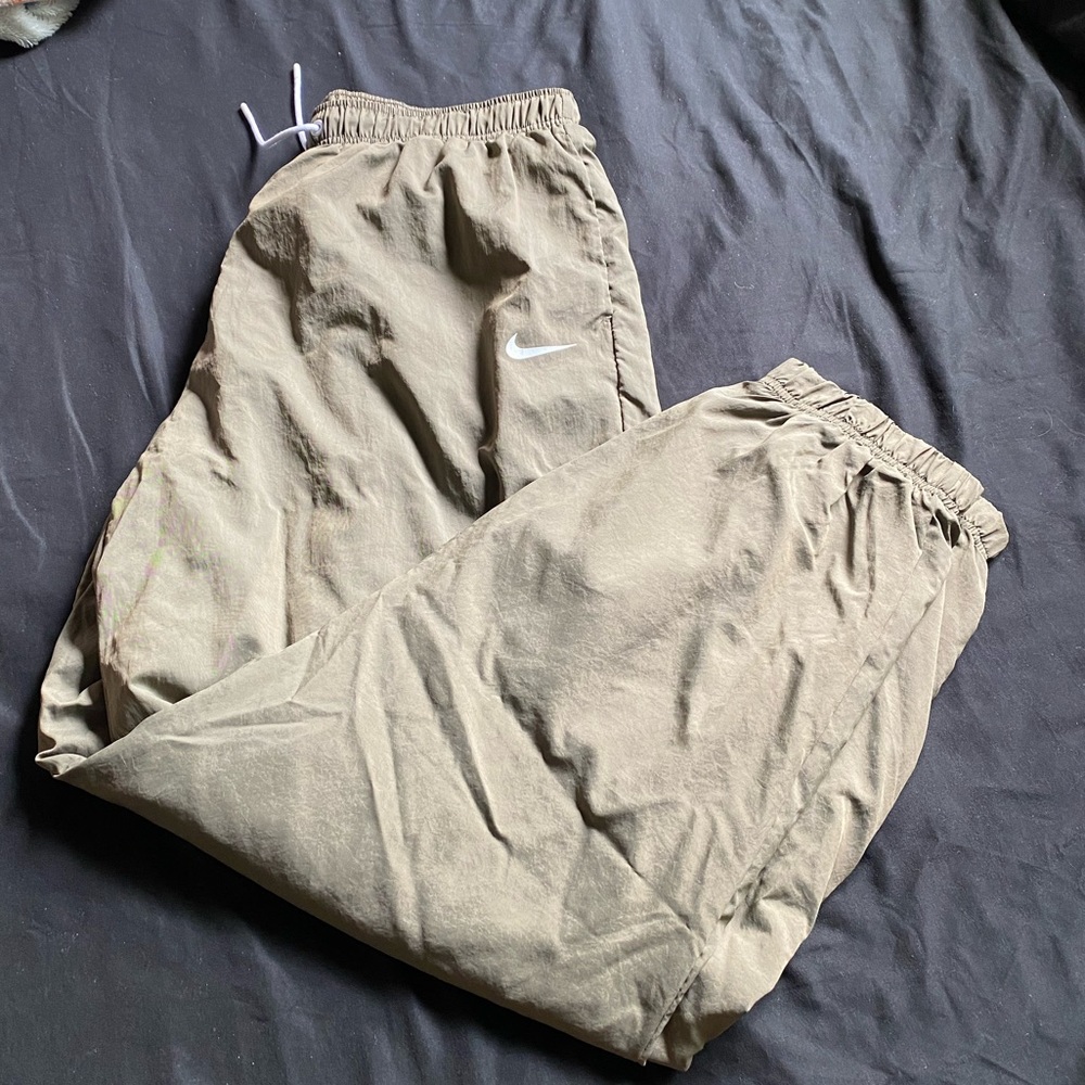Nike - Picture 4 of 7